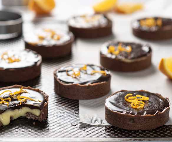 Mini tartas de naranja y chocolate