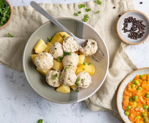 Pulpety z ziemniakami; Marchewka z groszkiem na ciepło