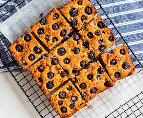 Blondies med blåbær