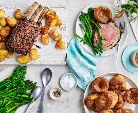 Roast beef with Yorkshires and gravy Roast beef with Yorkshires and gravy