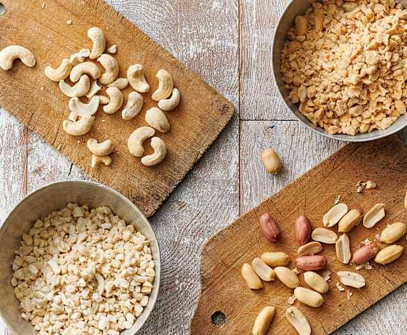 Cacahuates o nueces picados gruesos (300 g)