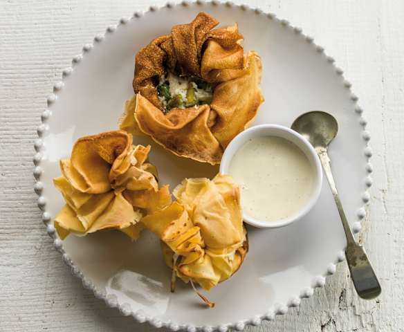 Crepes com recheio de espargos