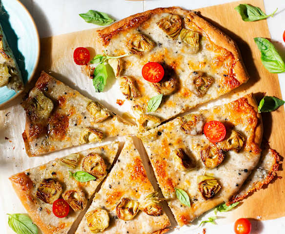 Pizza con alcachofa y trufa