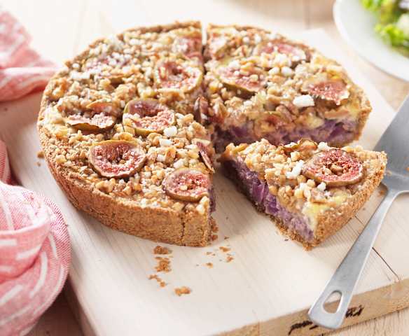 Rote Zwiebel-Tarte mit Feta und Feigen