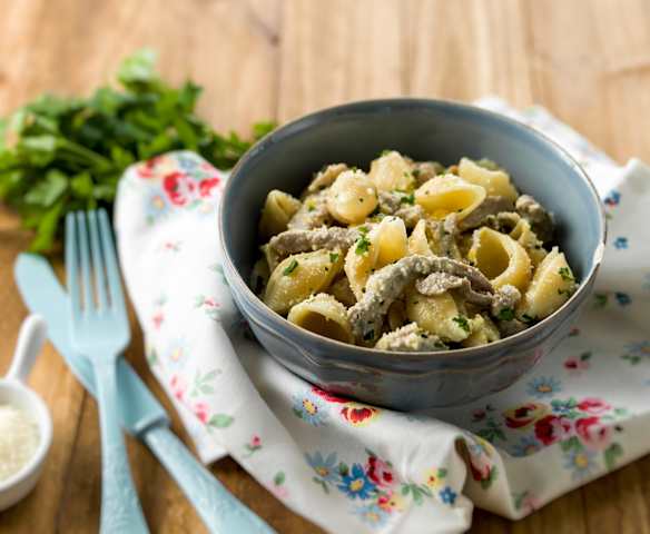 Tirinhas de bifana salteadas com mostarda e massa de limão