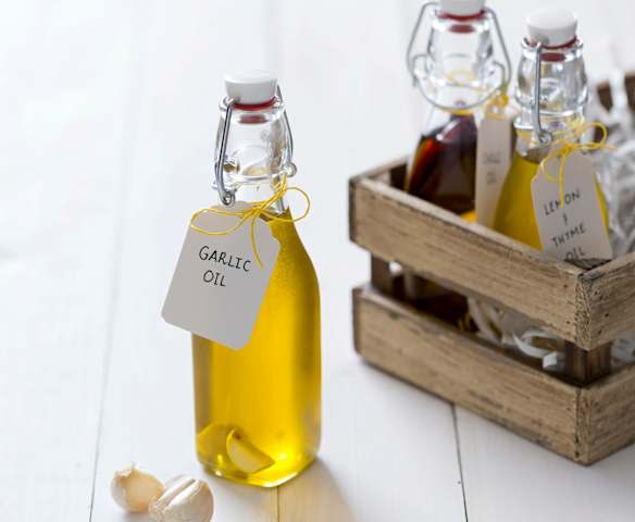 Garlic oil