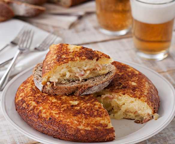 Tortilla di patate, pancetta e formaggio