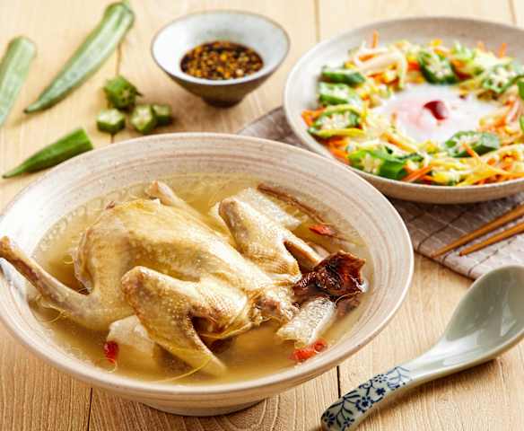 菌菇竹荪老鸽汤配五彩太阳蛋