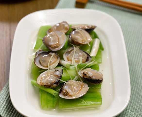 蛤蜊蒸丝瓜