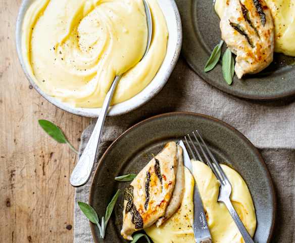 Aligot et poulet à la sauge