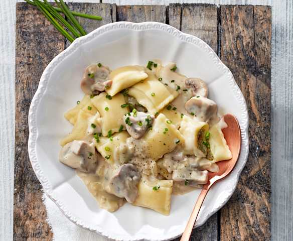 Mini-Maultaschen in Pilzrahm