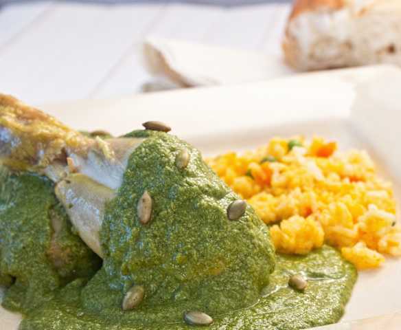 Pollo con mole verde