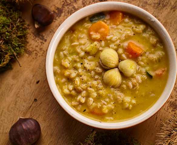 Zuppa di farro e castagne