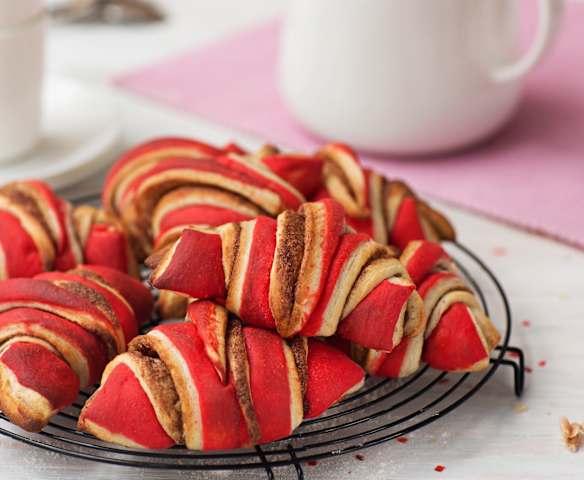 Croissant de brioche y hojaldre bicolor Croissant de brioche y hojaldre bicolor
