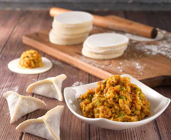 咖哩筍丁豬肉水餃