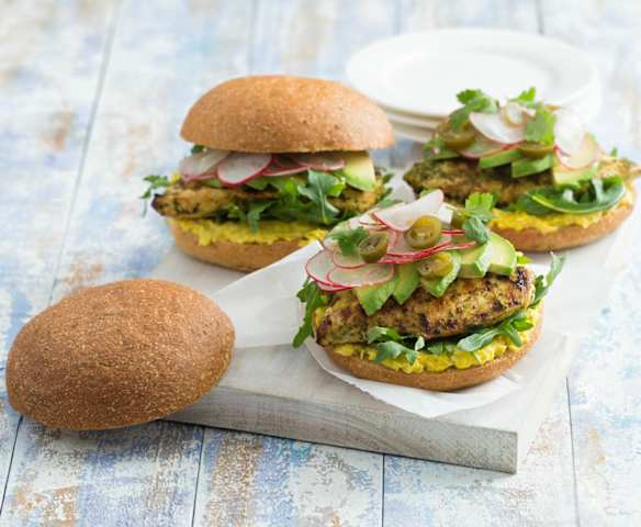Jalapeño- og limekyllingeburger Jalapeño- og limekyllingeburger