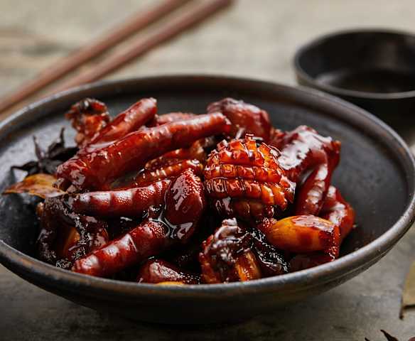 Ceker Ayam dengan Saus Abalon (Braised Chicken Feet and Abalone)