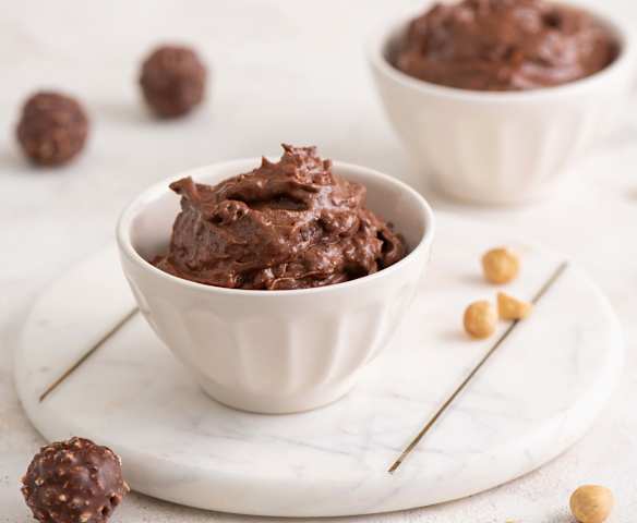 Krem à la Ferrero Rocher® do tortów