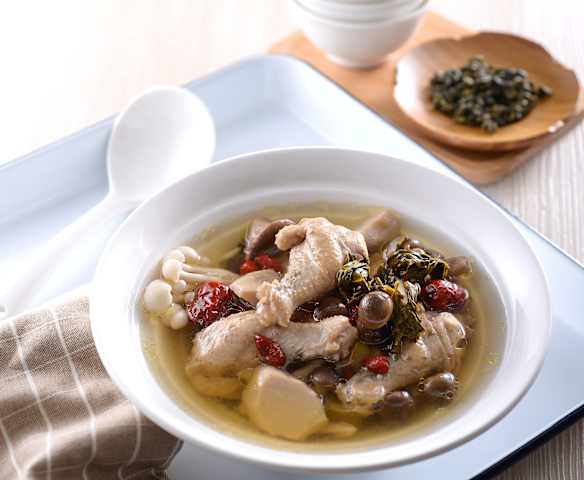 龍井雞湯(使用金屬刀組隔板)