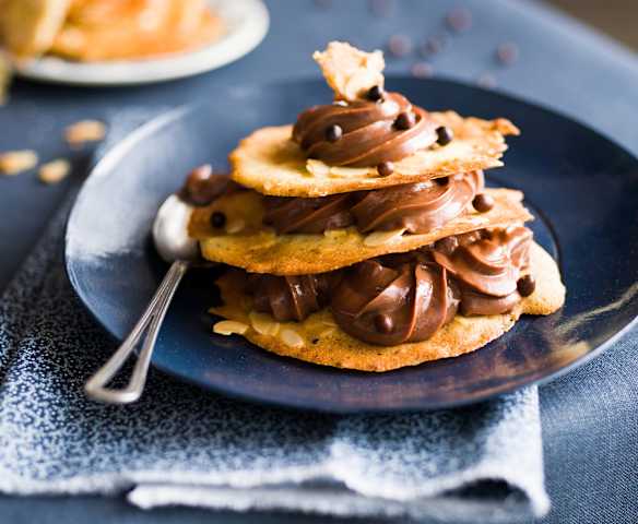 Mille-feuille de tuiles aux noisettes