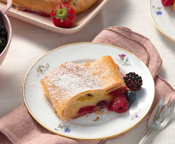 Schneller Beerenstrudel