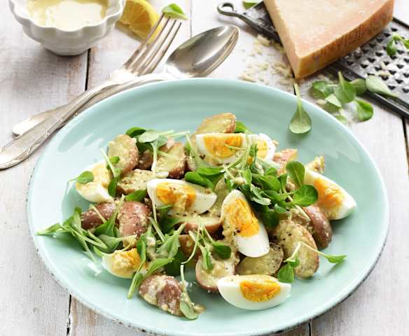 Salade César aux œufs et pommes de terre