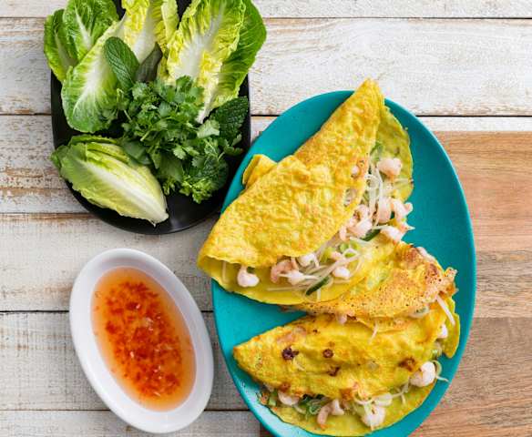 Banh xeo (crispy Vietnamese pancake)