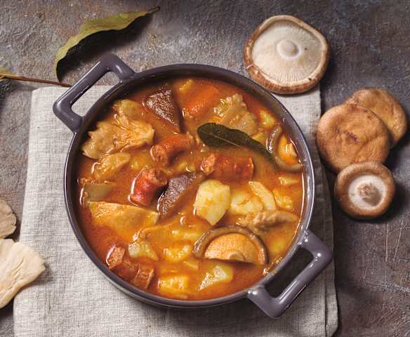 Patatas a la navarra con setas y chistorra