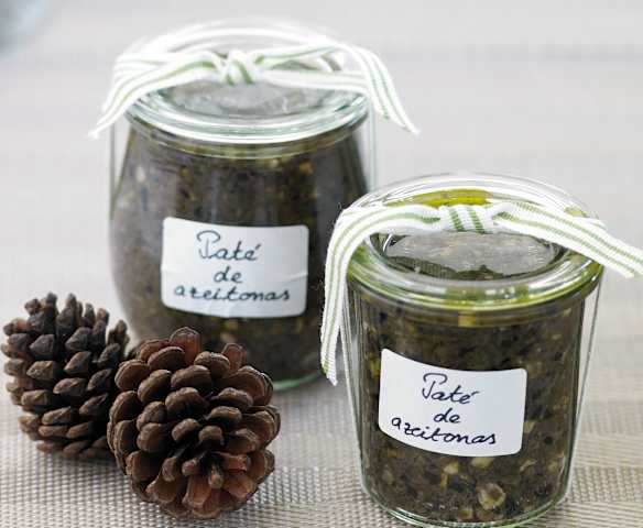 Patê de azeitonas e amêndoas