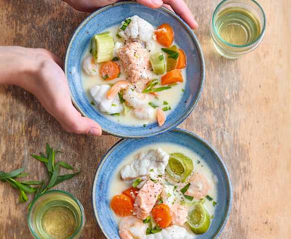 Blanquette de lotte, crevettes et saumon