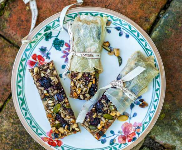 Ovocno-oříšková müsli tyčinka