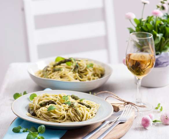 Spaghetti z sosem szparagowym (TM7)