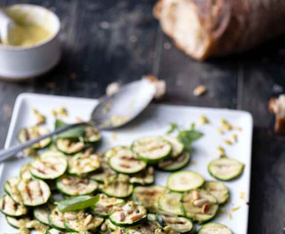 Warm zucchini salad with basil lemon dressing (Thermomix® Cutter, using modes)