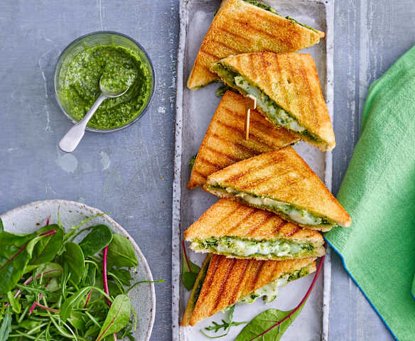 Croque-monsieur chèvre et pesto de basilic