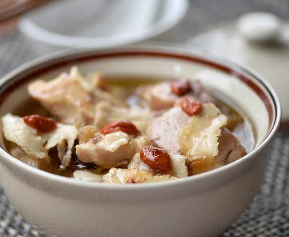 Ayam Kukus dengan Dang Gui (Steamed Chicken with Dang Gui)