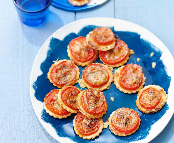 Minitartelettes fines tomates et comté