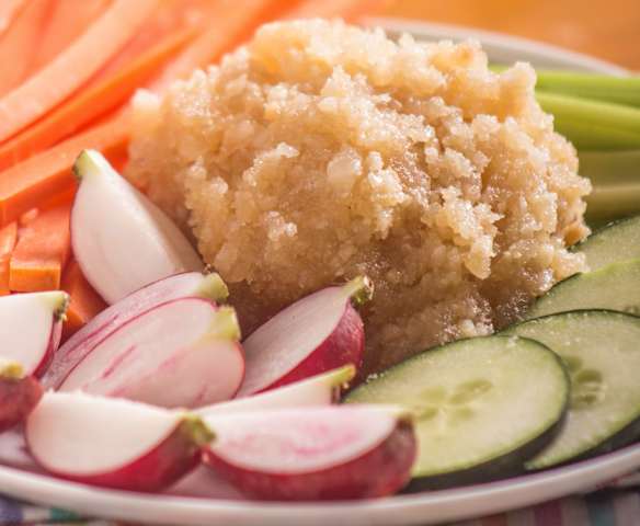 Dip de macadamia con crudités