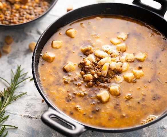 Zuppa di legumi vegetariana