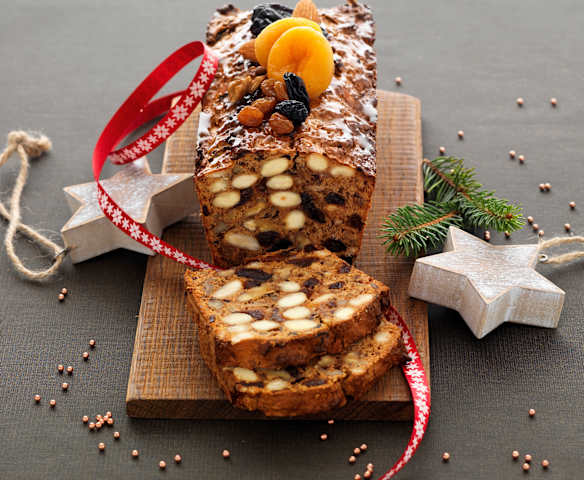 Pain aux fruits secs et épices de Noël