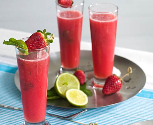 Caipiroska z truskawkami i imbirem