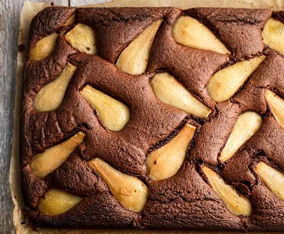 Pear, Chocolate and Hazelnut Cake