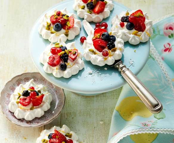 Beeren-Zitronen-Pavlovas