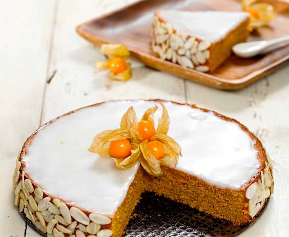 Mrkvový dort (Moehrentorte)