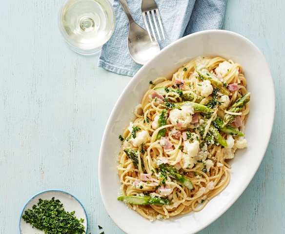 Spargel-Blumenkohl-Nudeln