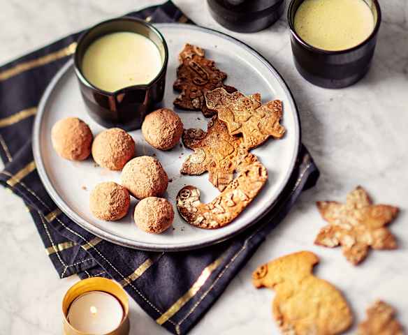Truffes à l'orange, sablés au curry et crème anglaise curry-orange