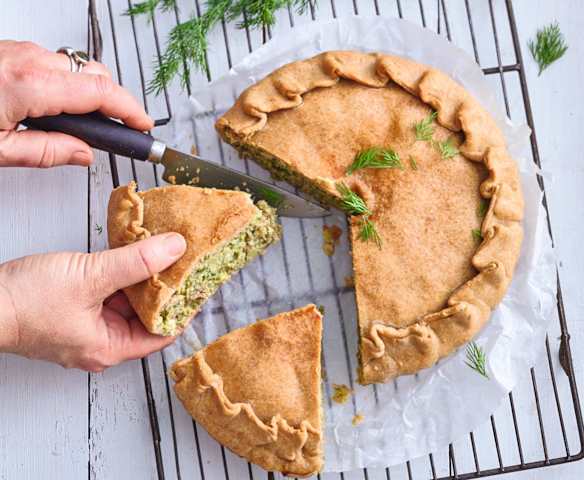Tourte grecque à l'agneau, aux courgettes et aux poireaux