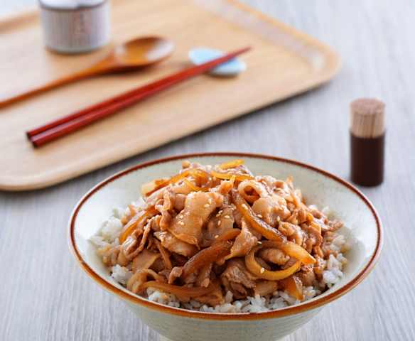 醬燒豬肉蓋飯 醬燒豬肉蓋飯