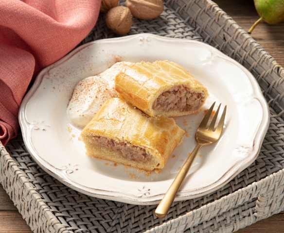 Mürber Birnen-Walnuss-Strudel