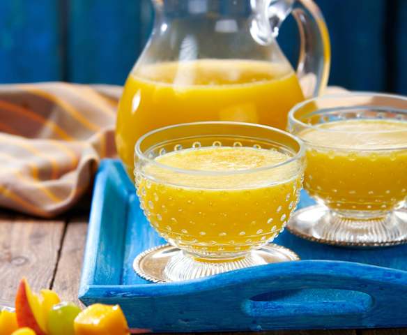 Succo di pesca e mango Succo di pesca e mango