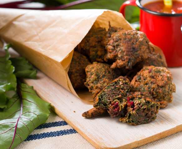 Buñuelos de hojas de remolacha